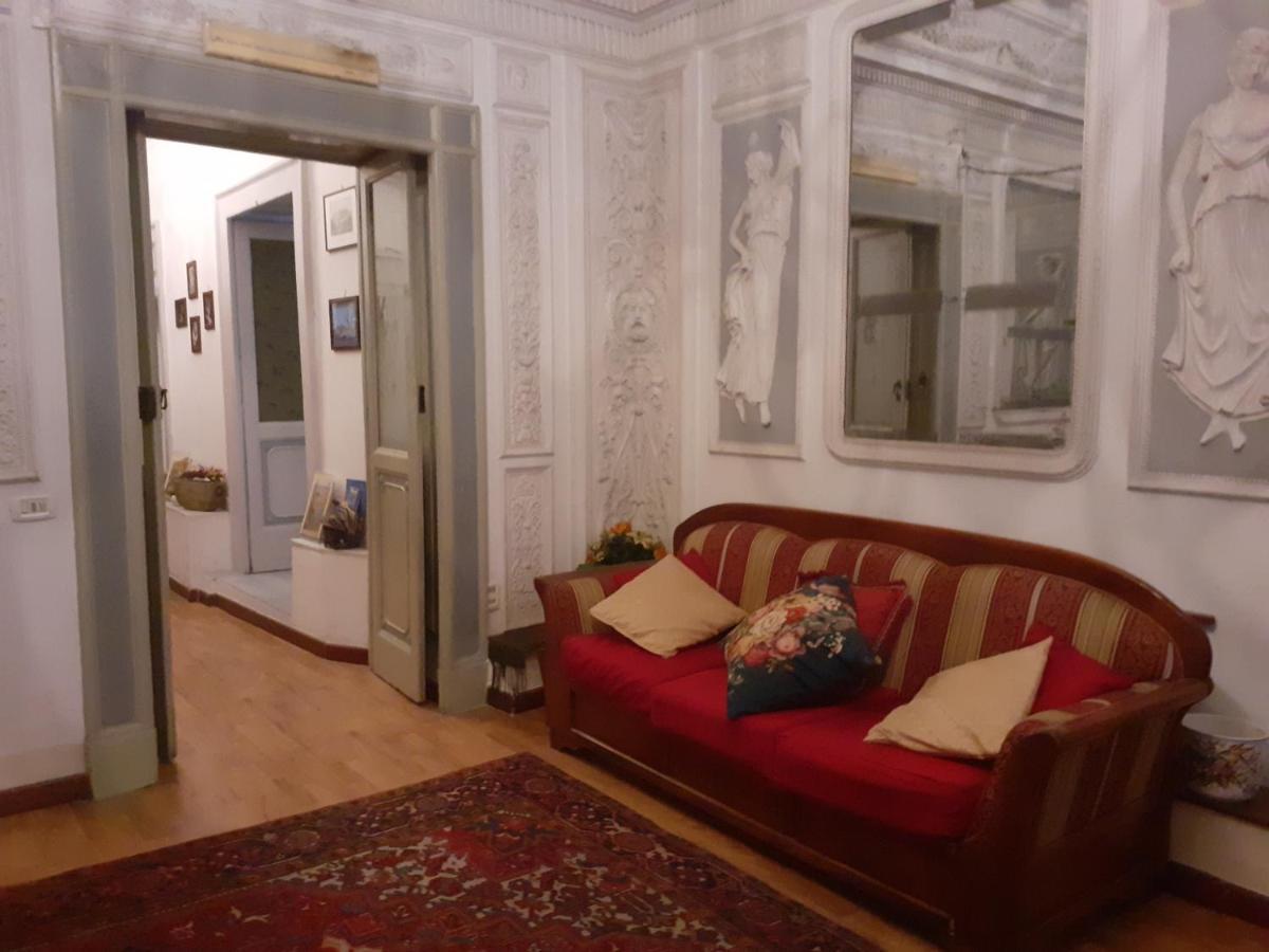 Miseria E Nobilta' 2* Napoli