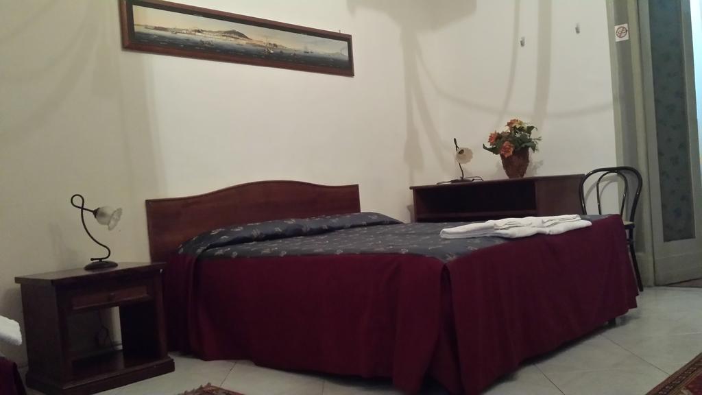 Miseria E Nobilta' 2* Napoli